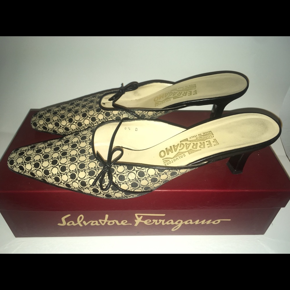 Salvatore Ferragamo  black beige mule 8 1/2